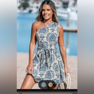 Cupshe summer dress NWT - size medium